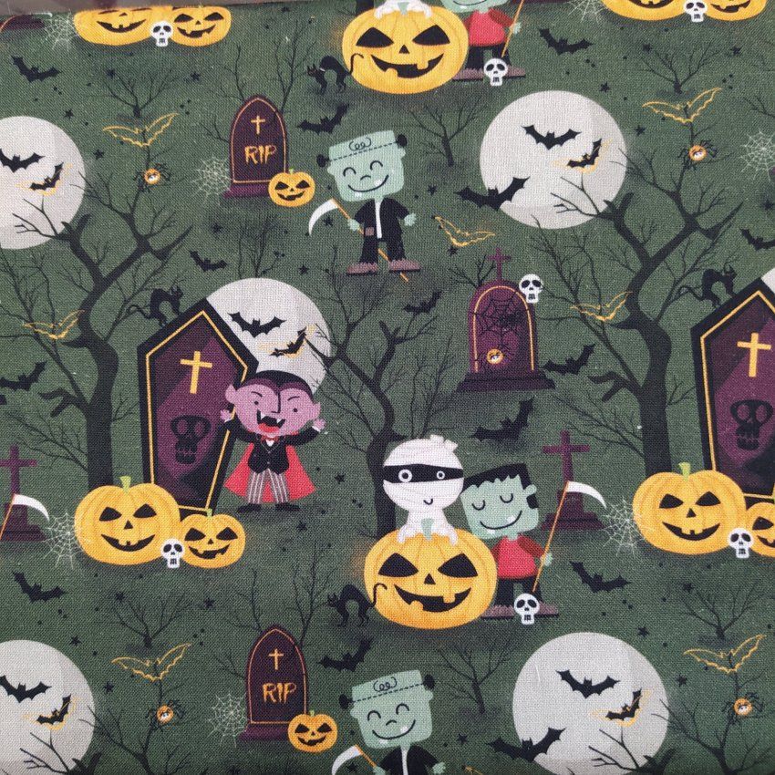 cementerio con personajes de halloween hllw004